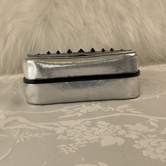 NWOT Circus Sam Edelman Metallic Silver Purse/Black Chain Crossbody Strap/Clutch - Picture 13 of 14